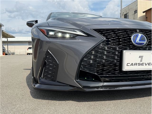 صورة مصغرة 31 لـ 2022 Lexus IS