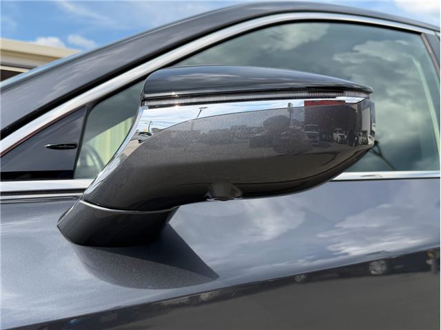 صورة مصغرة 35 لـ 2022 Lexus IS