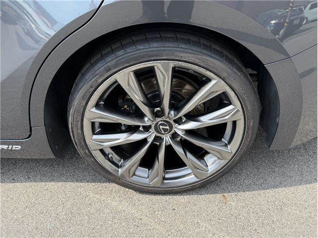 صورة مصغرة 39 لـ 2022 Lexus IS