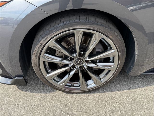 صورة مصغرة 40 لـ 2022 Lexus IS