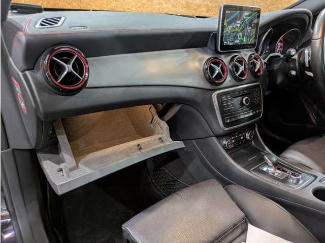 صورة مصغرة 48 لـ 2016 Mercedes-BENZ CLA-CLASS AMG