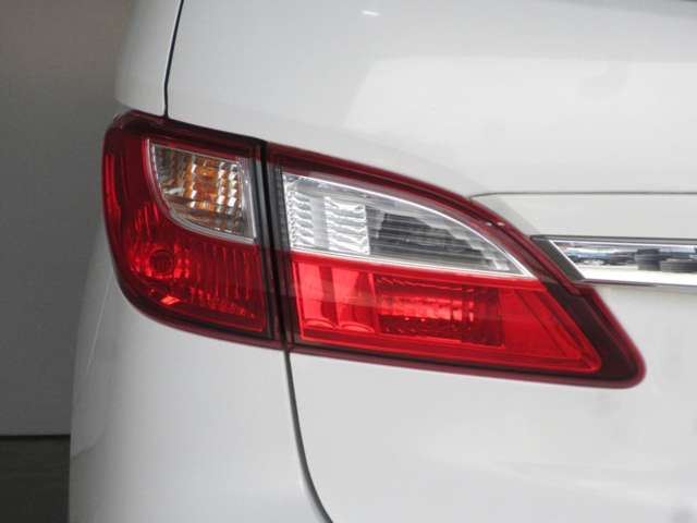 2011 Nissan LAFESTA — миниатюра 62