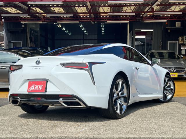 2017 Lexus LC thumbnail 15