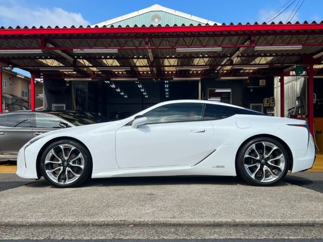 2017 Lexus LC thumbnail 11