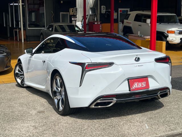 2017 Lexus LC thumbnail 18