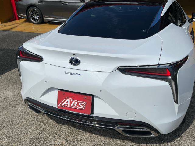 2017 Lexus LC thumbnail 20