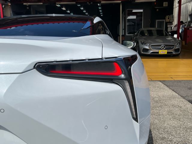 2017 Lexus LC thumbnail 21
