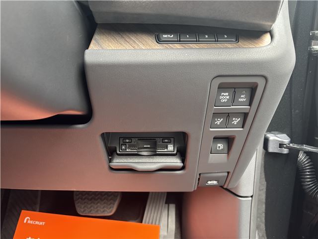 صورة مصغرة 35 لـ 2024 Lexus LM