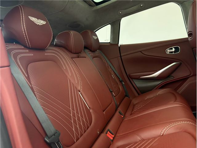 2021 Aston Martin DBX — миниатюра 20