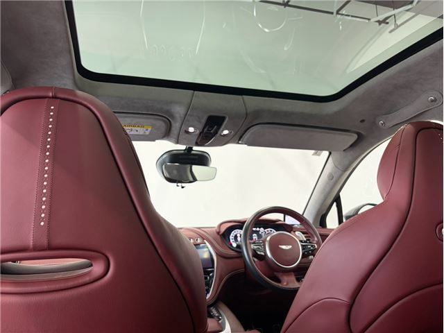 2021 Aston Martin DBX — миниатюра 21