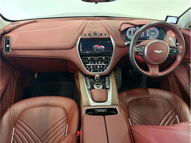 2021 Aston Martin DBX — миниатюра 24