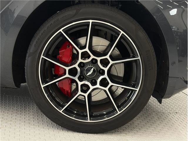2021 Aston Martin DBX — миниатюра 32