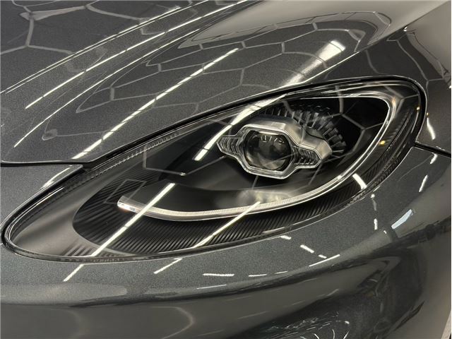 2021 Aston Martin DBX — миниатюра 35