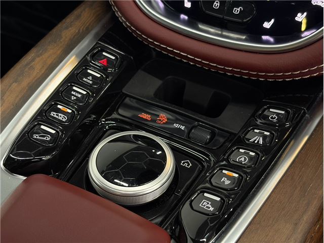 2021 Aston Martin DBX — миниатюра 37