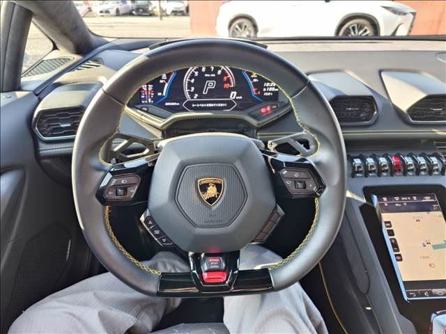 صورة 10 لـ 2022 Lamborghini HURACAN