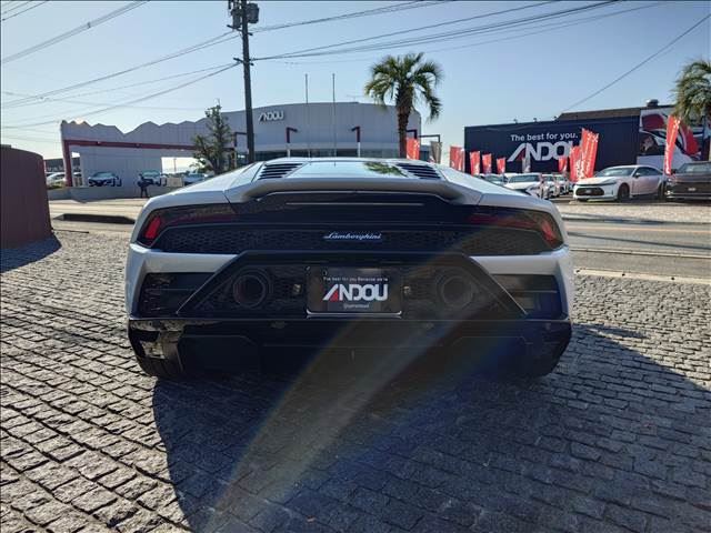 صورة 9 لـ 2022 Lamborghini HURACAN