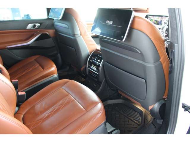 2020 BMW X7 缩略图 16