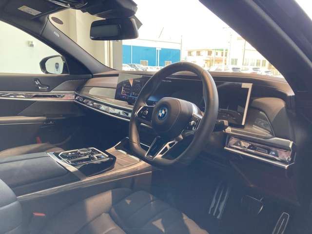 2025 BMW I7 — миниатюра 15