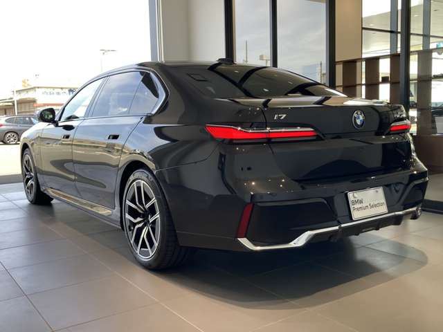 2025 BMW I7 — миниатюра 11