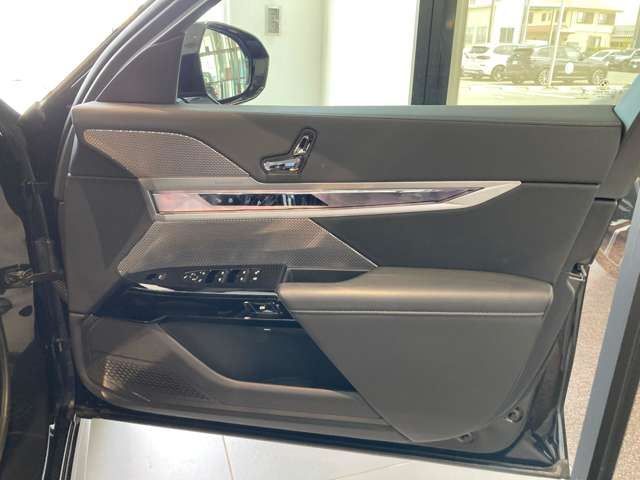 2025 BMW I7 — миниатюра 50