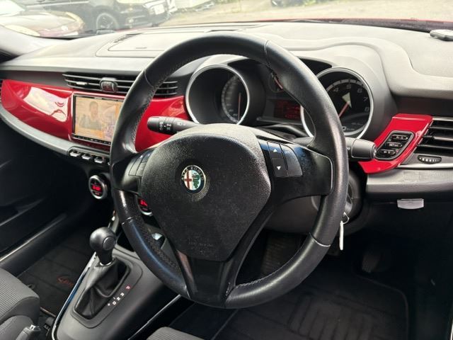 2012 ALFA Romeo GIULIETTA photo 3