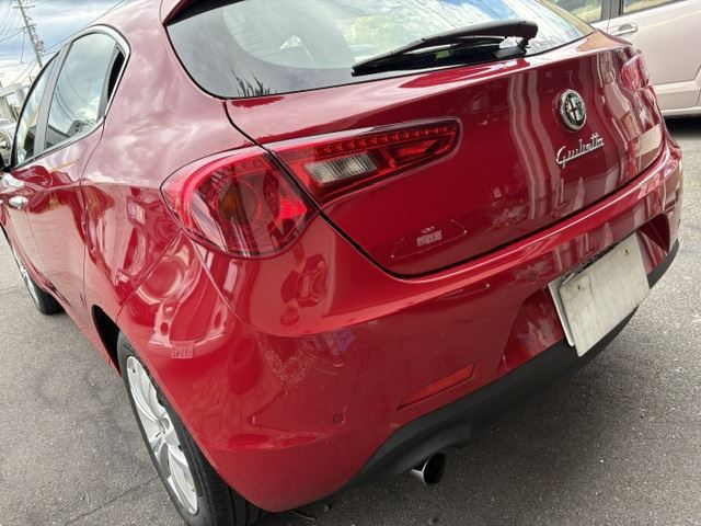 2012 ALFA Romeo GIULIETTA photo 2