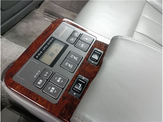 صورة مصغرة 62 لـ 2002 Nissan PRESIDENT