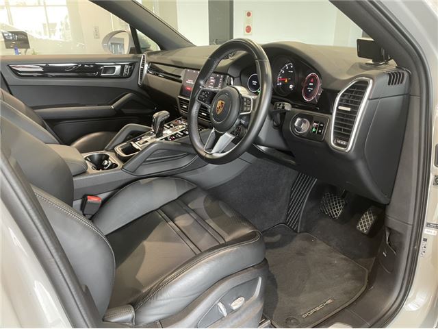 2020 Porsche CAYENNE COUPE — миниатюра 21