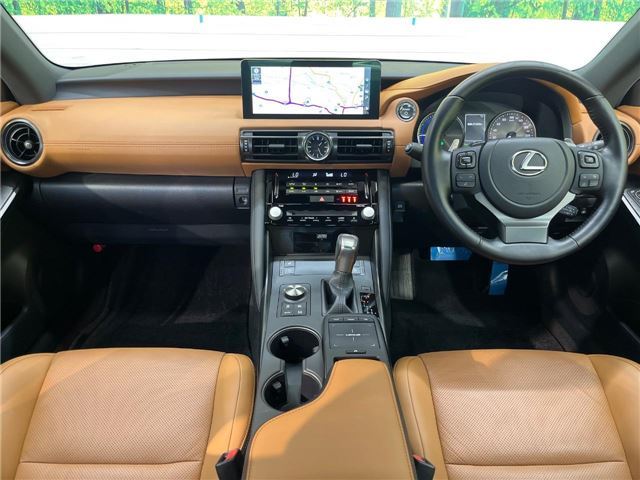 2022 Lexus IS — миниатюра 25