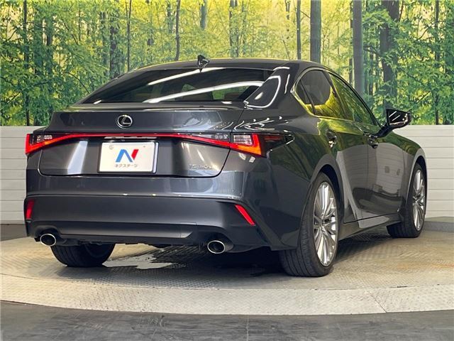 2022 Lexus IS — миниатюра 27