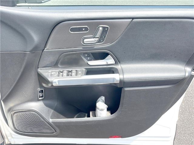 2020 Mercedes-BENZ GLB 缩略图 27
