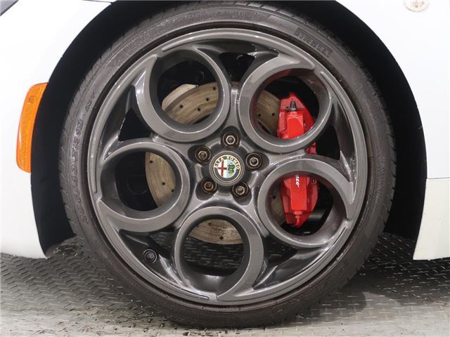 صورة مصغرة 15 لـ 2015 ALFA Romeo 4C