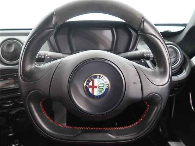 صورة مصغرة 14 لـ 2015 ALFA Romeo 4C