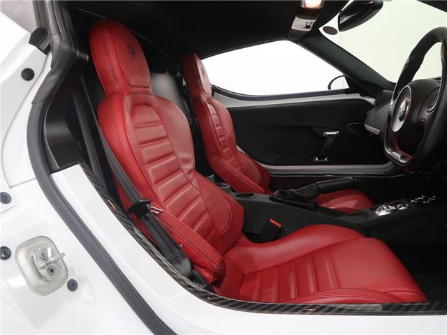 صورة مصغرة 16 لـ 2015 ALFA Romeo 4C