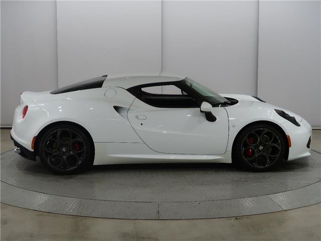 صورة 9 لـ 2015 ALFA Romeo 4C