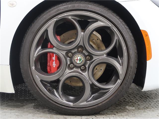 صورة 7 لـ 2015 ALFA Romeo 4C
