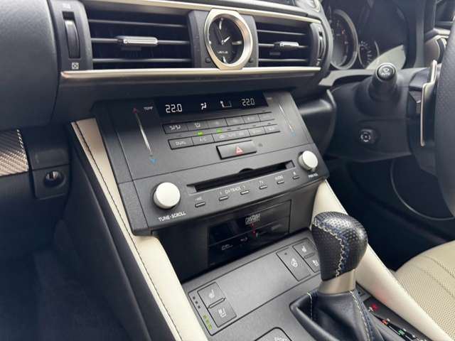 صورة مصغرة 52 لـ 2015 Lexus RC F