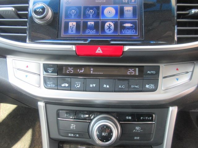 صورة مصغرة 16 لـ 2013 Honda ACCORD HYBRID
