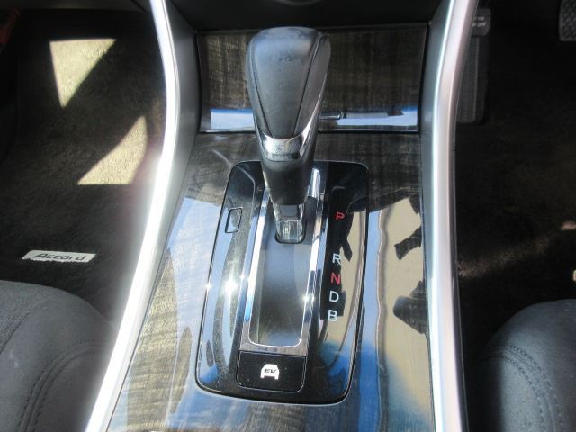 صورة مصغرة 17 لـ 2013 Honda ACCORD HYBRID