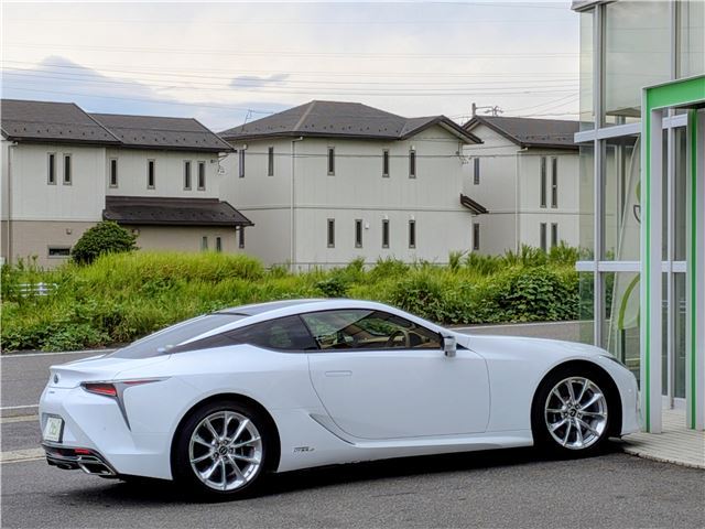 2017 Lexus LC — миниатюра 17