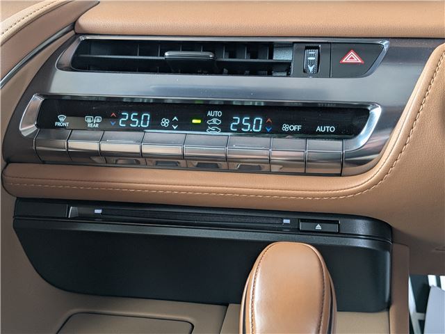 2017 Lexus LC — миниатюра 35