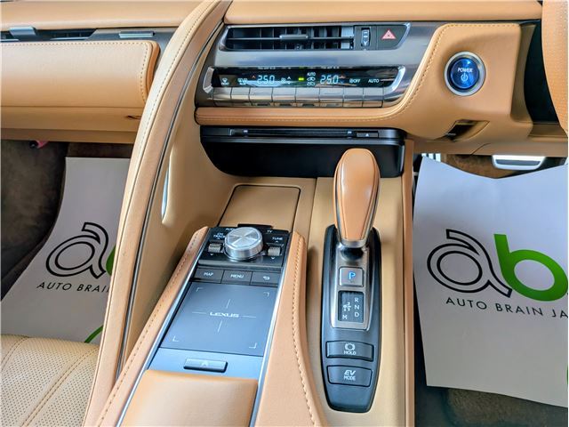 2017 Lexus LC — миниатюра 58