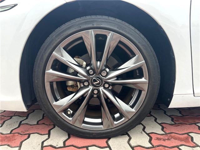 2019 Lexus ES thumbnail 16