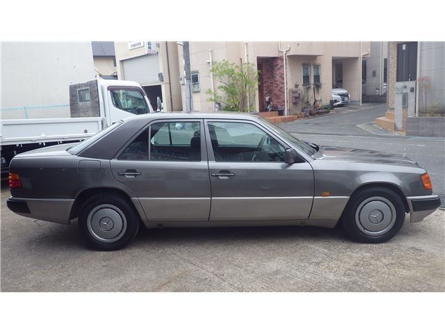 1992 Mercedes-BENZ MEDIUM-CLASS — миниатюра 13