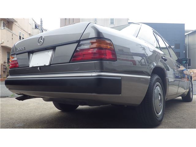 1992 Mercedes-BENZ MEDIUM-CLASS — миниатюра 17
