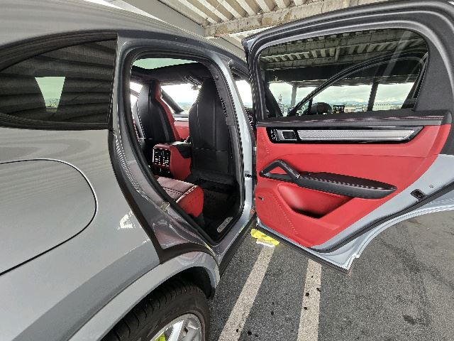 2020 Porsche CAYENNE COUPE — миниатюра 38