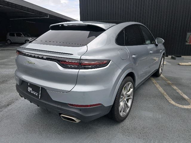 2020 Porsche CAYENNE COUPE — фото 10