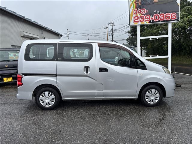 2009 Nissan NV200 VANETTE VAN photo 2