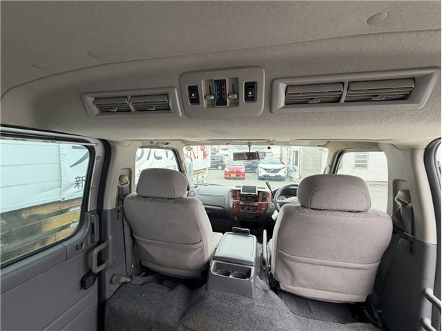 2003 Nissan CARAVAN — миниатюра 12