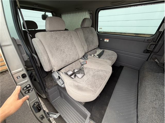 2003 Nissan CARAVAN — миниатюра 10